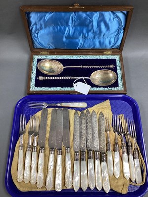 Lot 264 - Antique Mother of Pearl Handled Dessert Knives...