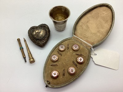 Lot 298 - Vintage Set of Six Dress Buttons, in original...