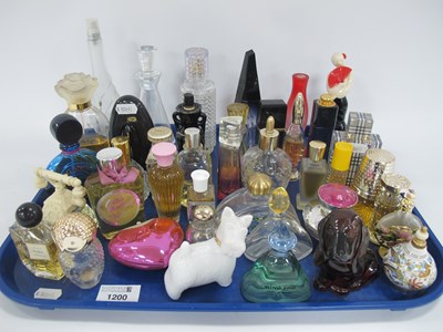 Lot 1200 - Quantity of vintage perfume bottles and...