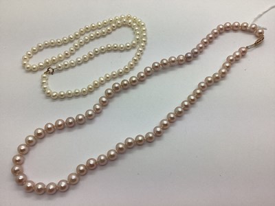 Lot 159 - A Modern Single Strand Freshwater Pearl Bead...