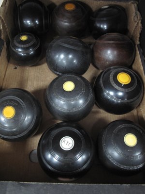 Lot 1368 - Ten Vintage Lawn Green Bowls, including Thomas...