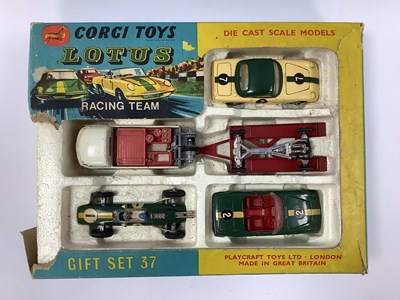Lot 929 - Corgi gift set No.37 Lotus Racing Team,...