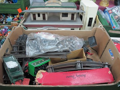 Lot 1282 - A quantity of O gauge model railway items by...