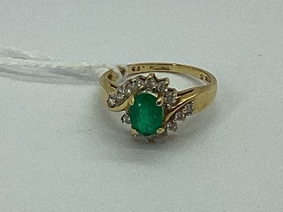 Lot 68 - An 18ct Gold Diamond Set Cluster Ring, claw...