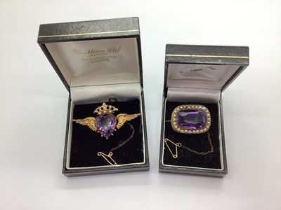 Lot 123 - An Antique Single Stone Amethyst Winged Heart...