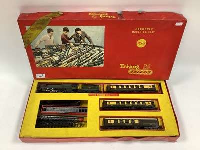 Lot 727 - A Boxed Triang 'OO' Gauge RS.3 Train Set,...
