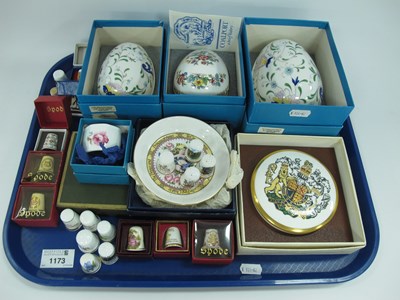 Lot 1173 - Porcelain, including three boxed Coalport...