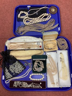 Lot 254 - A Collection of Imitation Pearl Bead Jewellery,...