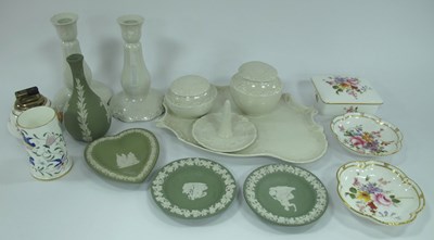 Lot 1121 - Porcelain, including Royal Crown Derby table...