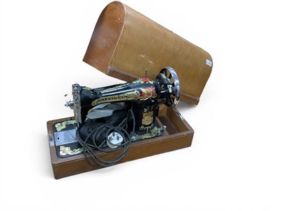 Lot 1482 - A wooden cased vintage Standard electric...