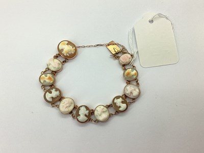 Lot 127 - An Oval Shell Carved Cameo Bracelet, the oval...