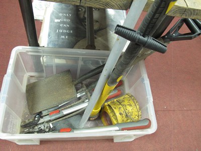 Lot 1090 - Roughneck Axe, Wilko Pruners, fork, spade,...