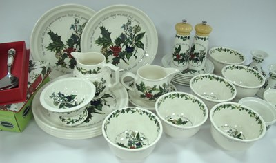 Lot 1168 - Portmerion 'The Holly and The Ivy' Oval Hanley...