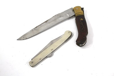 Lot 1359 - Languiole Style Drop Bowie Knife, workback,...