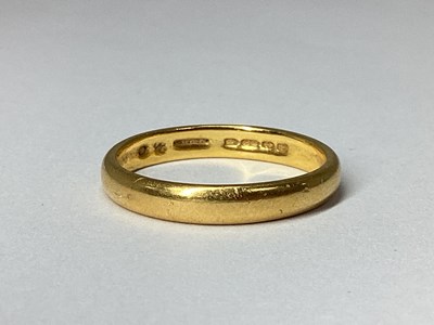 Lot 60 - A 22ct Gold Plain Wedding Band, (finger size N).