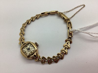 Lot 305 - A Vintage 9ct Gold Cased Ladies Wristwatch, to...