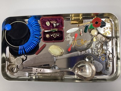 Lot 85 - Vintage Ladies Wristwatch, costume jewellery,...