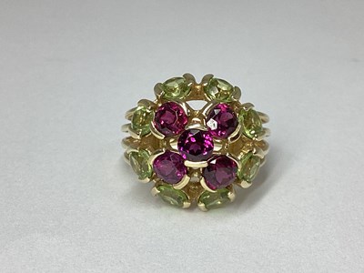 Lot 33 - QVC Modern 9ct Gold Dress Ring, high set...