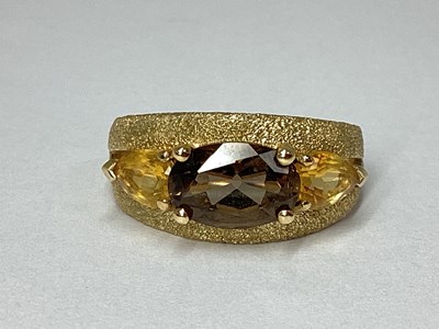 Lot 20 - QVC Modern 9ct Gold Dress Ring, oval claw set,...