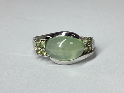 Lot 24 - QVC Modern 9ct White Gold Dress Ring, oval...