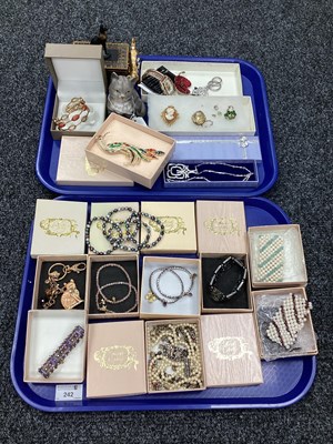 Lot 242 - Assorted Kirks Folly and Other Assorted Modern...