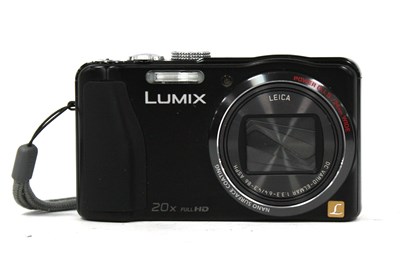 Lot 1016 - Panasonic DMC-TZ30 Lumix Digital Compact...