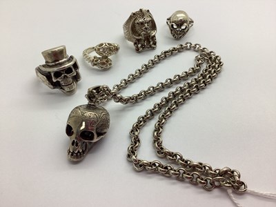 Lot 137 - A Hallmarked Silver Articulated Skull Pendant,...