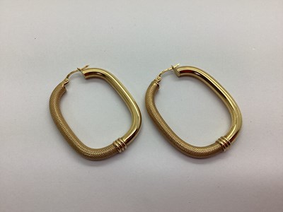 Lot 71 - A Pair of Modern 9ct Gold Rounded Rectangular...