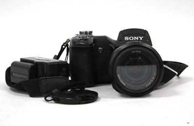 Lot 1058 - Sony Cyber-shot DSC-F828 Digital Camera with...