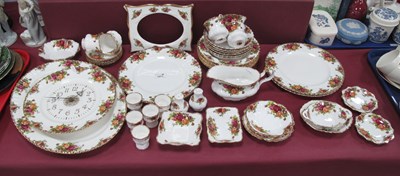 Lot 1271 - Royal Albert 'Old Country Roses' Table Ware,...