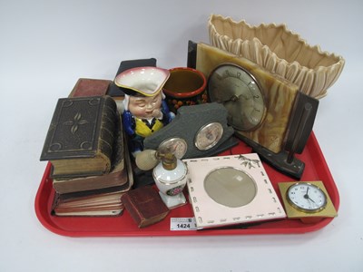 Lot 1424 - Metamec Mantle Clock, SylvaC vase, Prayer...