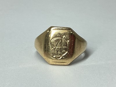 Lot 48 - A Dainty 9ct Gold Signet Ring, initialled...