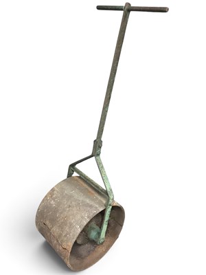 Lot 1539 - Cast Iron Garden Roller.