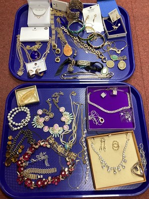 Lot 271 - A Mixed Lot of Assorted Costume Jewellery,...