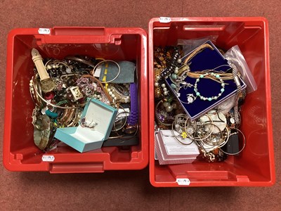 Lot 285 - A Mixed Lot of Assorted Costume Jewellery :-...