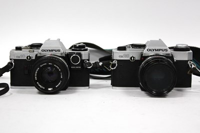 Lot 1039 - Olympus OM10 35mm SLR Film Camera with...