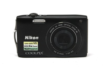 Lot 1143 - Nikon Coolpix S3300 16MP Digital Compact...
