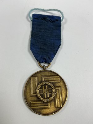 Lot 626 - WWII German Third Reich SS 3rd Class Long...