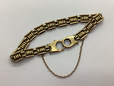 Lot 81 - An Unusual Link Panel Style Bracelet, to large...