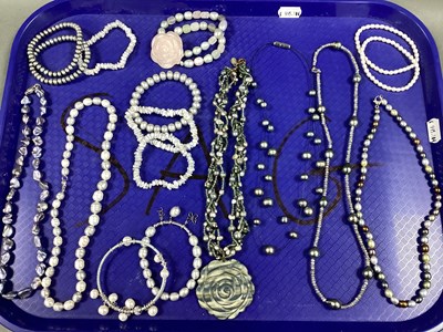 Lot 263 - A Selection of Honora and Other Pearl Bead...