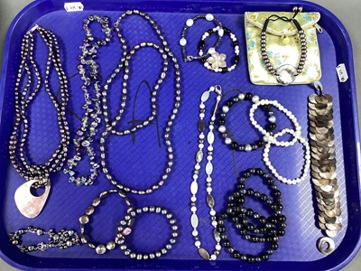 Lot 278 - A Selection of Various Honora and Other Pearl...