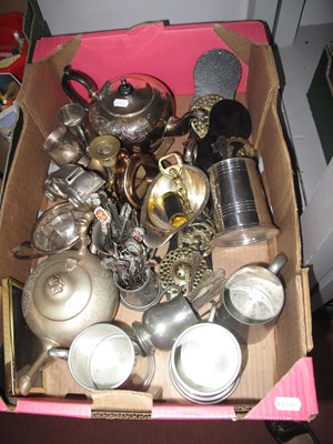 Lot 1172 - Metalware, including two engraved...