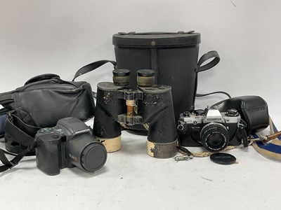 Lot 1198 - Pair of WWII 1944 REL/Canada Binoculars marked...