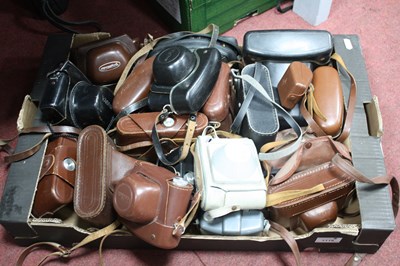 Lot 1119 - A large collection of 35mm SLR Film Cameras to...
