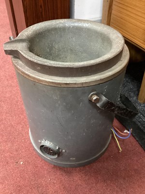Lot 1486 - Wild Barfield Model Makers Metal Melting Pot,...