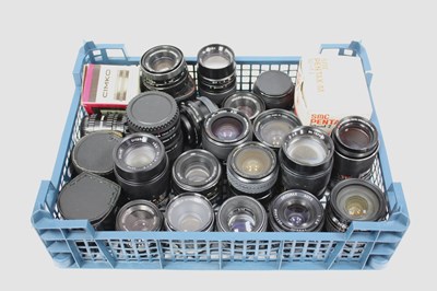 Lot 1003 - A large collection of mainly prime lenses to...
