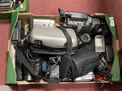 Lot 1109 - A collection of Handheld Cancorders to include...