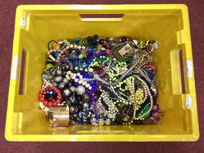 Lot 190 - A Quantity of Modern Costume Jewellery, etc :-...