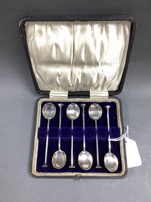 Lot 10 - A Set of Six Hallmarked Silver Art Deco Coffee...