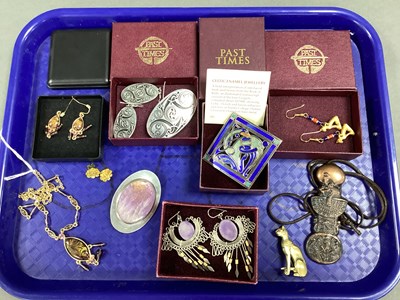 Lot 214 - Past Times and Other Costume Jewellery,...